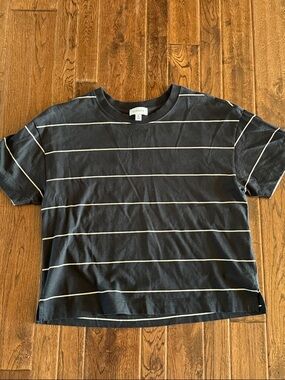 Evereve Black Tee with White Stripes - Short Sleeve